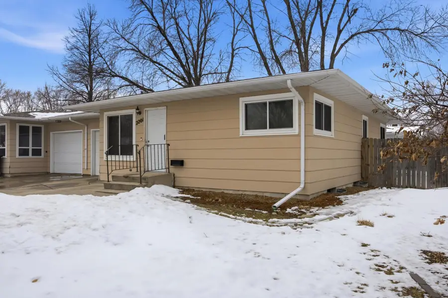 2201 15th Street S, Fargo, ND 58103 - #2