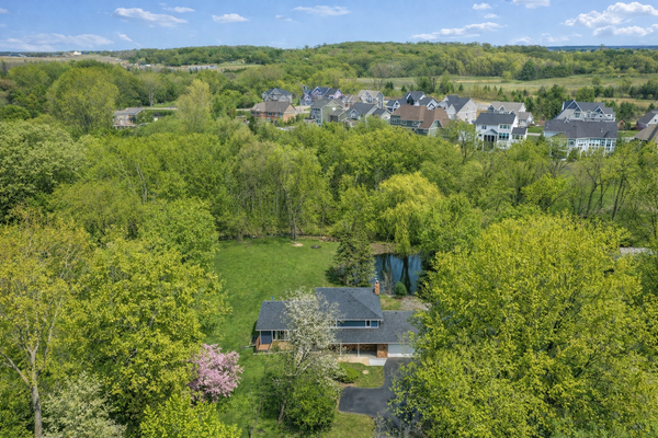 5831 Fawn Trail Circle, Woodbury, MN 55129