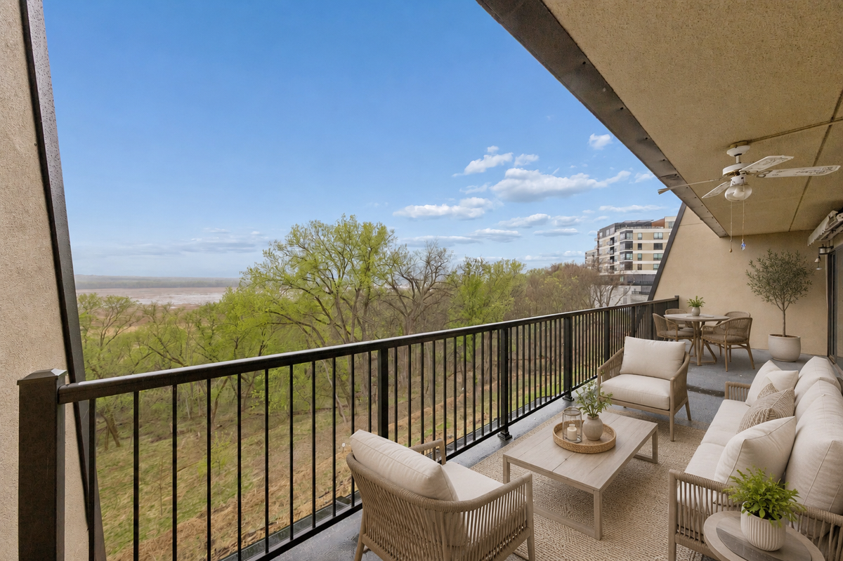 8121 34th Avenue S #206, Bloomington, MN 55425 - #1