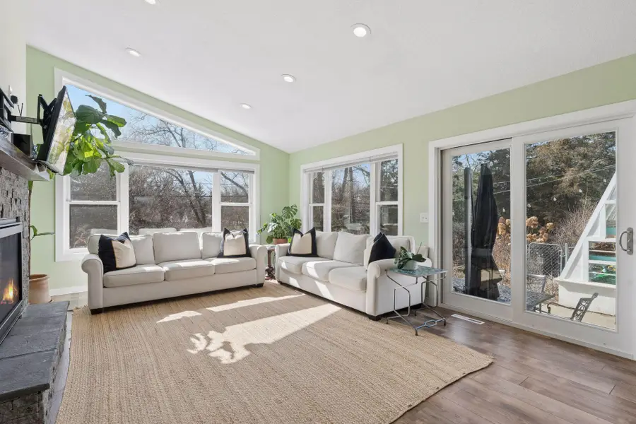 2401 Jones Place W, Bloomington, MN 55431 - #2