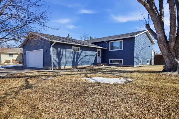 135 S Manitou Drive, Mankato, MN 56001