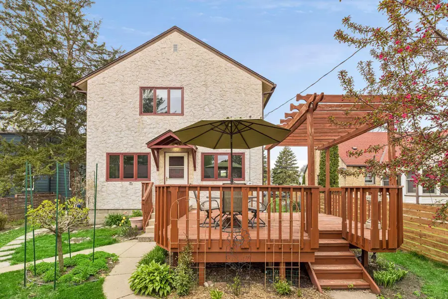 109 7th Avenue N, Hopkins, MN 55343 - #2