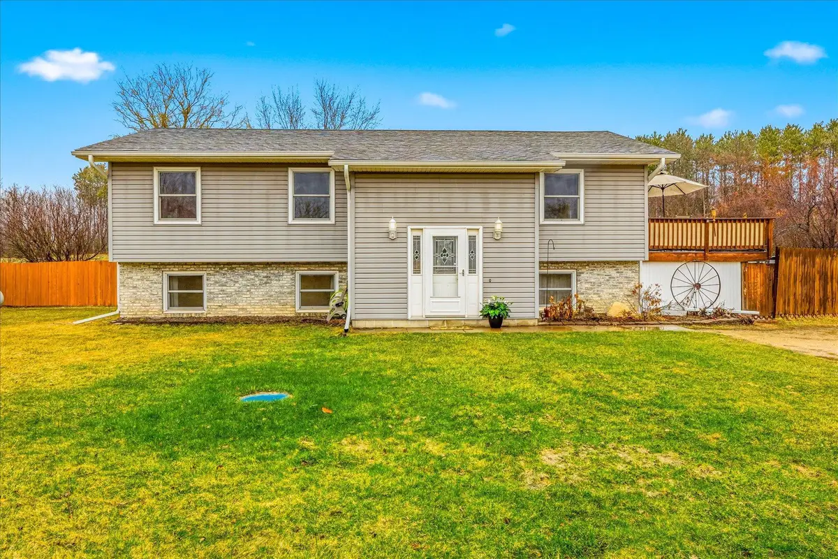 33805 Vickers Street Ne, Cambridge, MN 55008 - #1