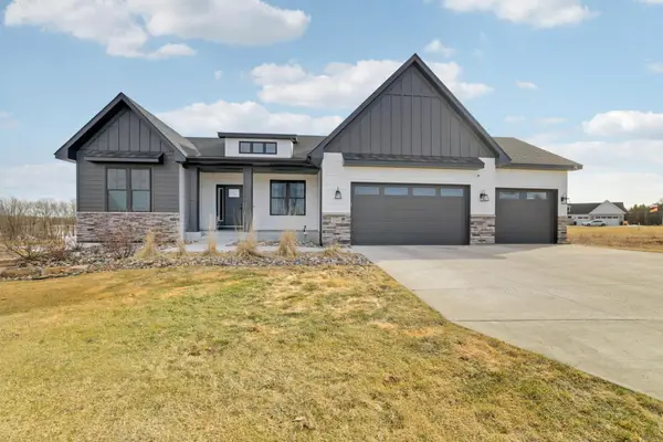 22165 Monroe Street Nw, Elk River, MN 55330