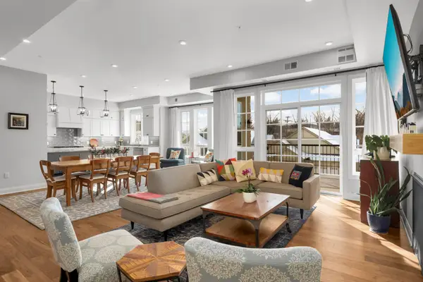 4901 Hawthorne Court #202, Edina, MN 55436