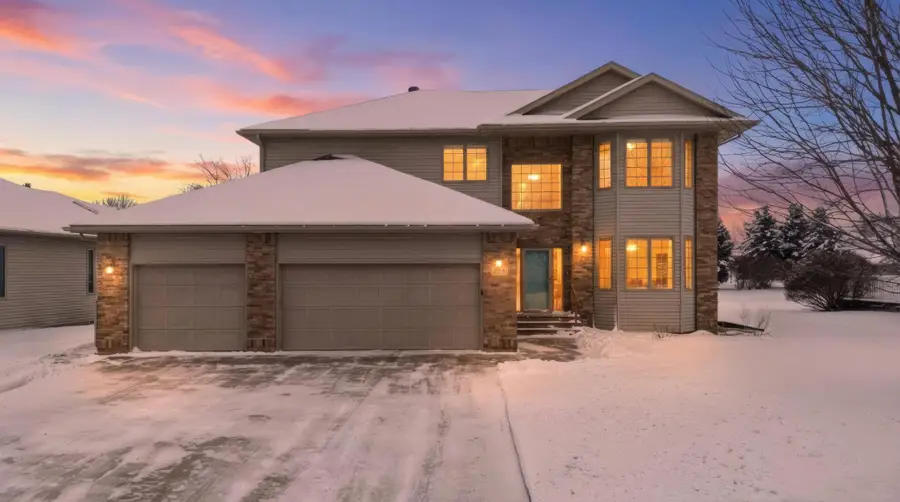 2518 Parkview Drive S, Fargo, ND 58103 - #2