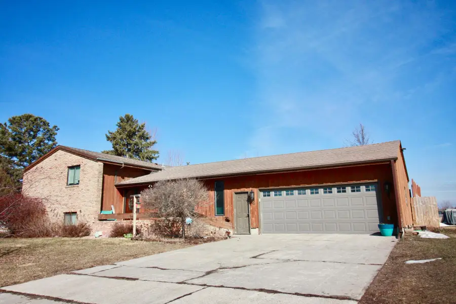 412 18th Avenue N, Wahpeton, ND 58075 - #2