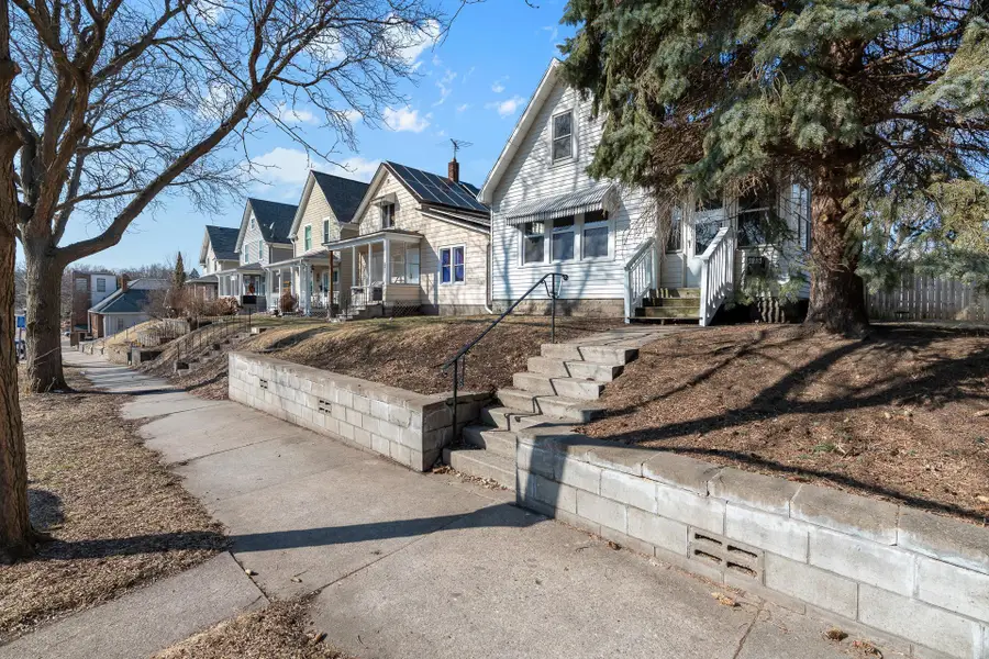 673 Jessamine Avenue E, Saint Paul, MN 55106 - #2
