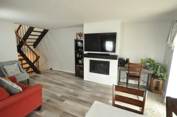 3271 Valley Ridge Drive #33, Eagan, MN 55121