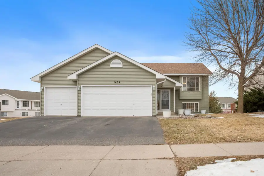 1434 Sparrow Road, Waconia, MN 55387 - #2