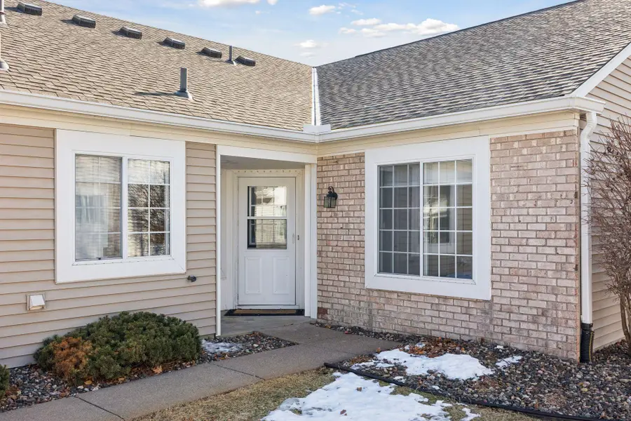 537 Markgrafs Lake Alcove, Woodbury, MN 55129 - #3