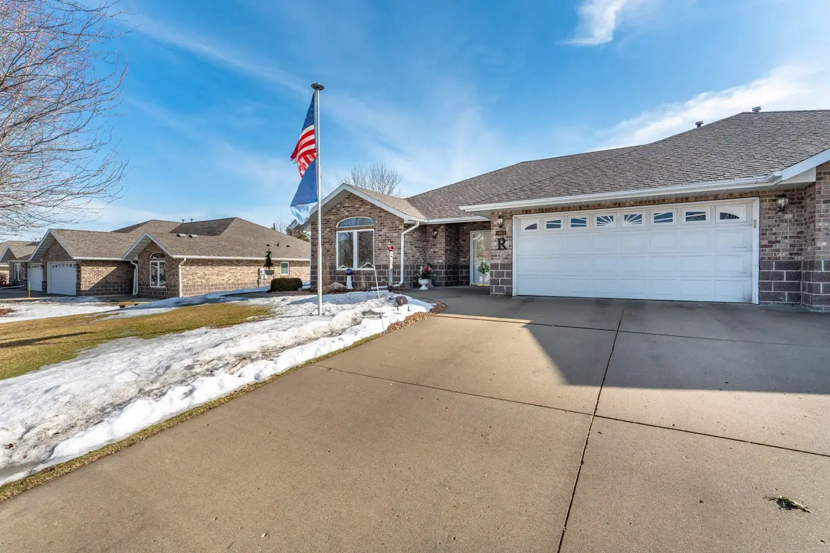 1952 Oakwood View, Fergus Falls, MN 56537 - #1