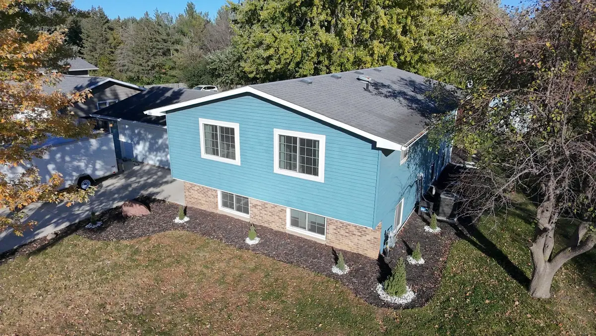 524 10th Avenue Nw, Dodge Center, MN 55927 - #1