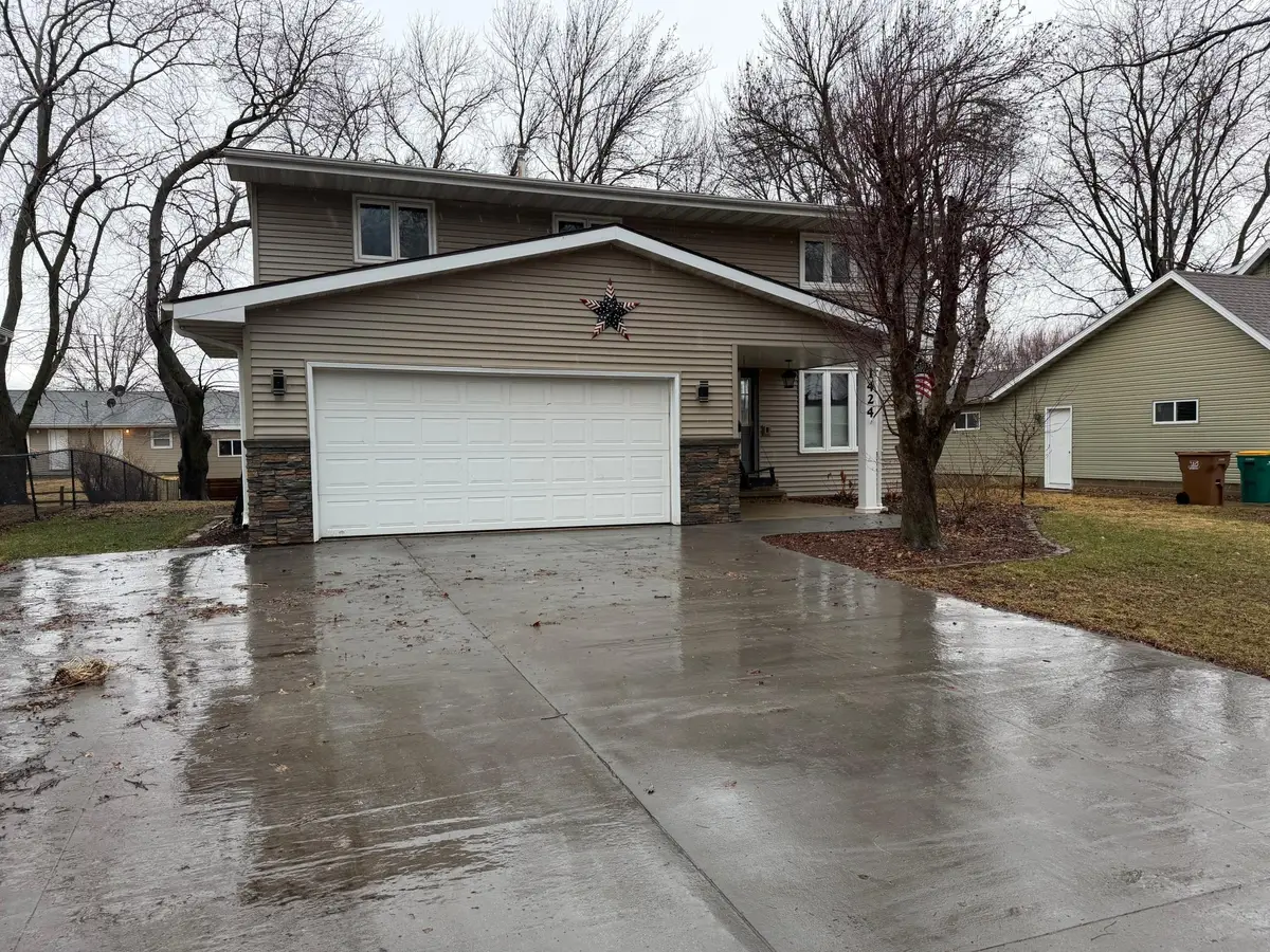 1424 Penn Avenue, Albert Lea, MN 56007 - #1