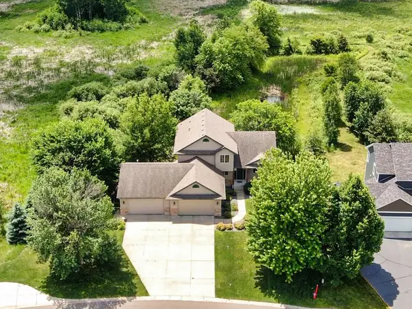 890 160th Lane Nw, Andover, MN 55304