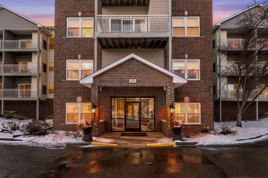 2231 Penn Place N #208, North Saint Paul, MN 55109 - #2