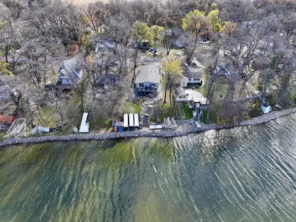 4916 189th Avenue Nw, New London, MN 56273