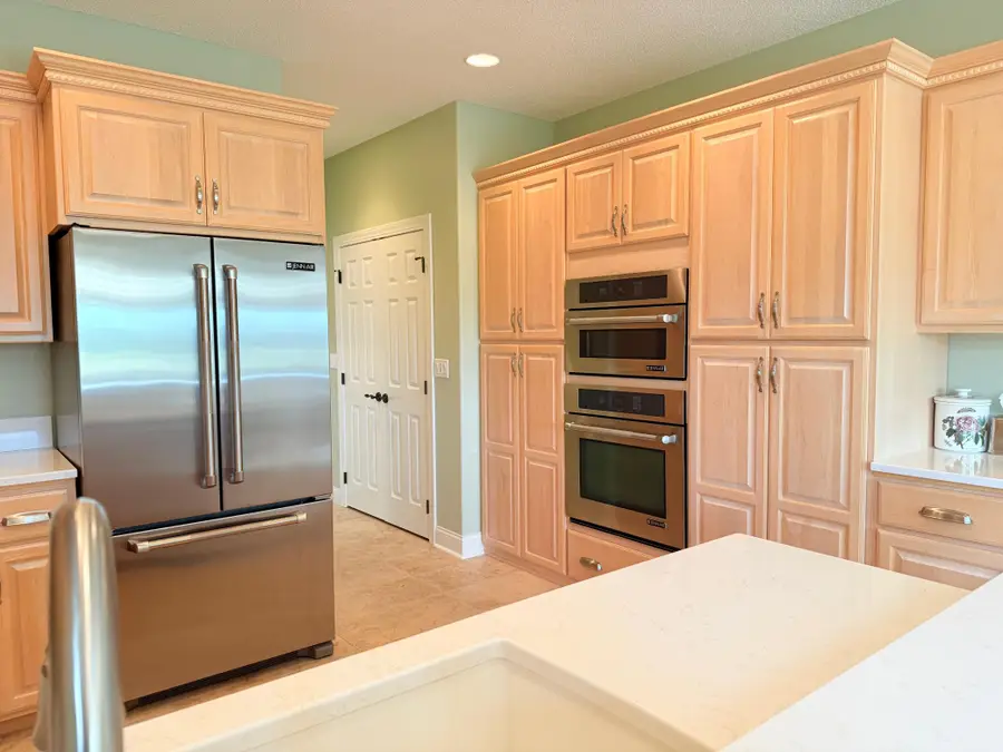 533 Hampton Drive W, Moorhead, MN 56560 - #2