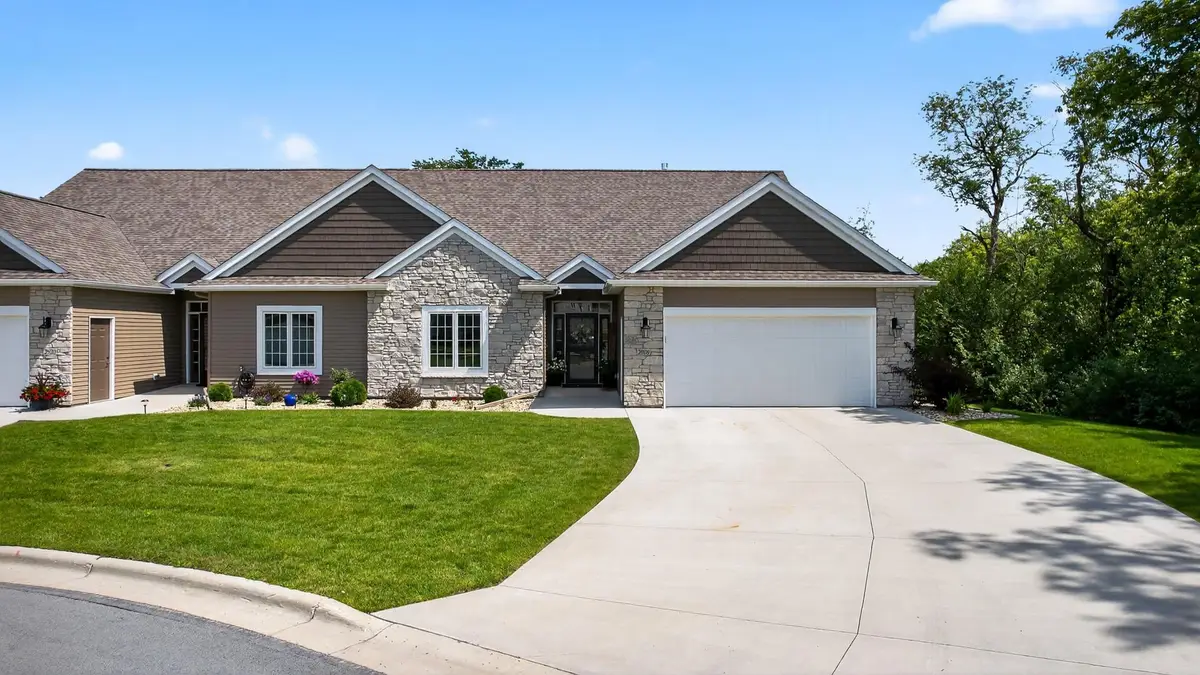 2908 Platinum Drive Ne, Rochester, MN 55906 - #1