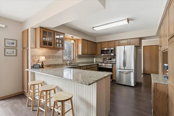 9150 Juneau Drive, Woodbury, MN 55125