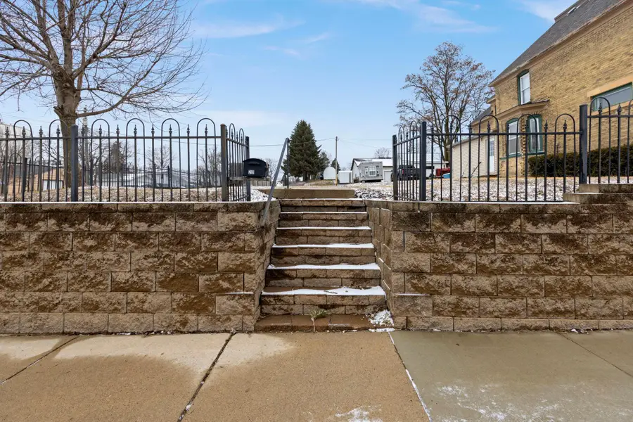 201 Boulevard Avenue Ne, Montgomery, MN 56069 - #3