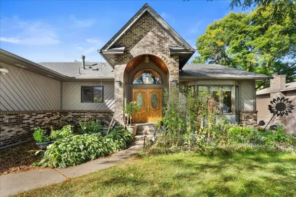 479 Mary Street S, Maplewood, MN 55119