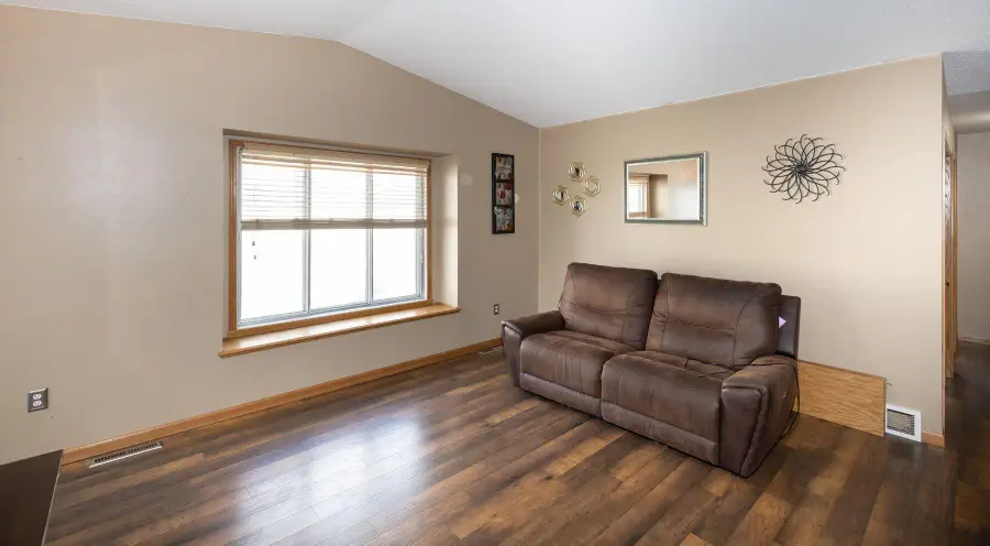 1618 Suntree Dr, West Fargo, ND 58078 - #3