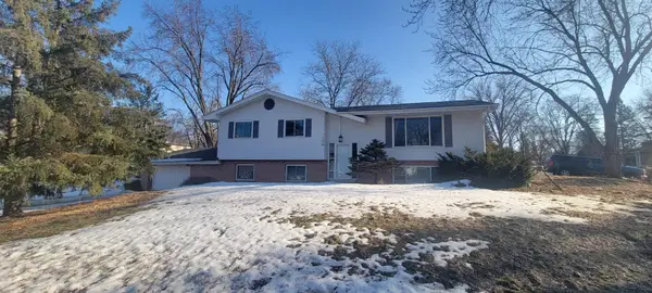1056 Brooks Avenue W, Roseville, MN 55113