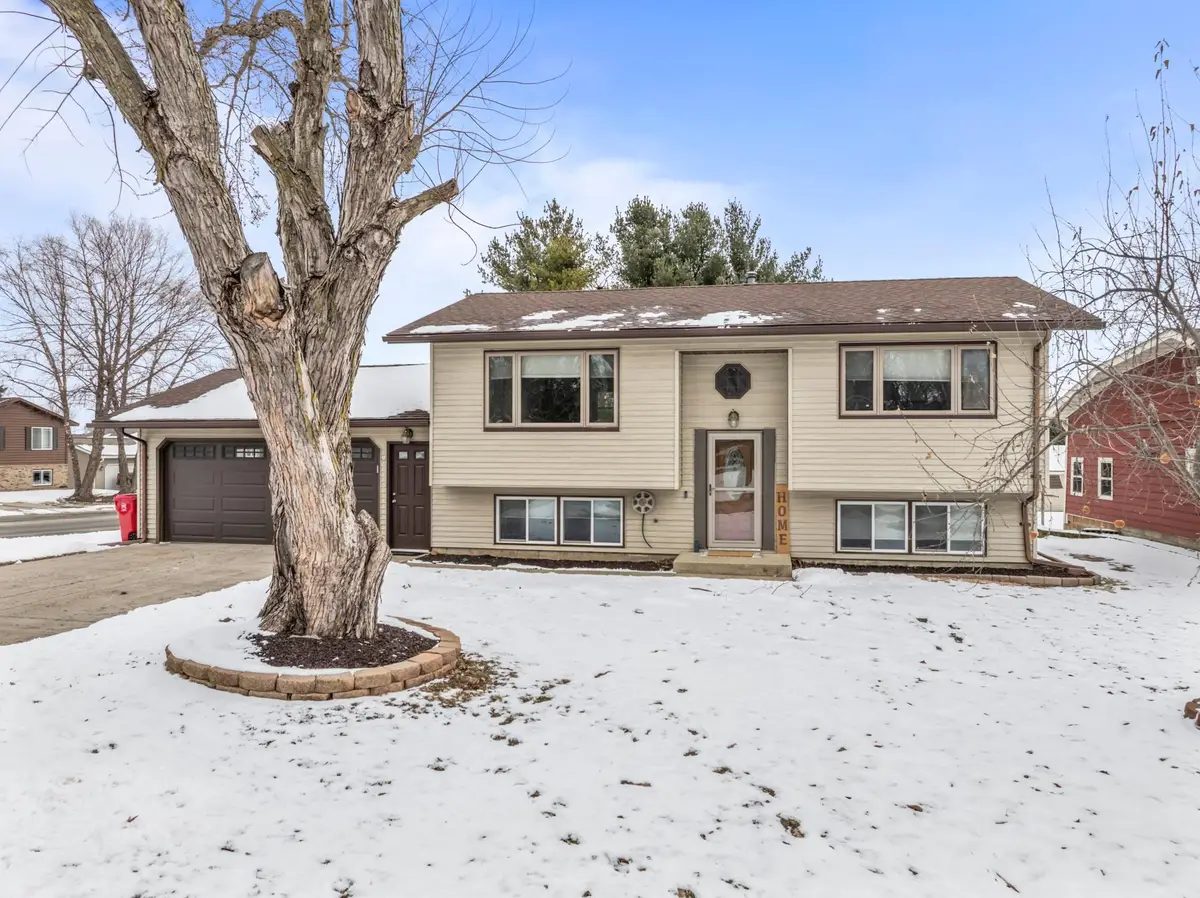 206 8th Avenue Ne, Kasson, MN 55944 - #1