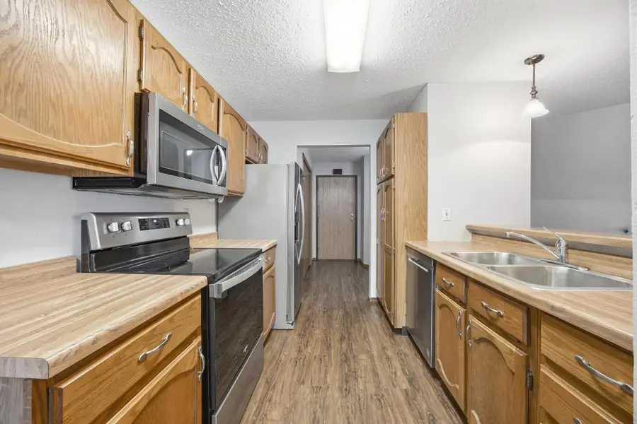 2535 25th Street S #B102, Fargo, ND 58103 - #2