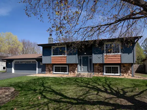 1743 Presidential Lane, Shakopee, MN 55379