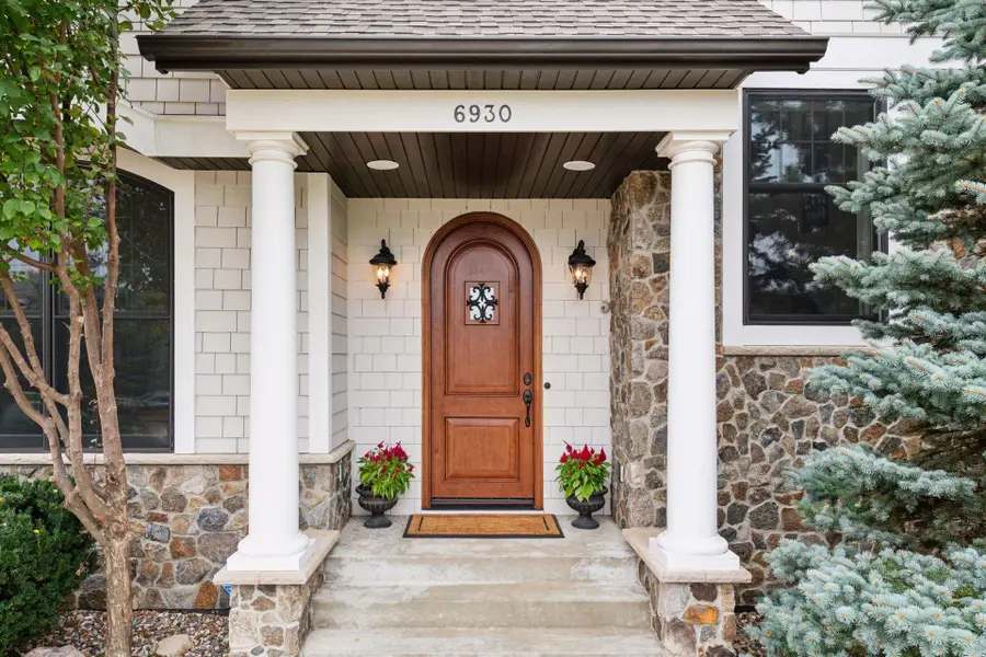 6930 Lake Harrison Circle, Chanhassen, MN 55317 - #2