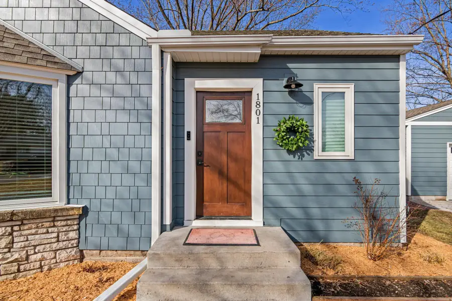 1801 Chatsworth Street N, Roseville, MN 55113 - #3