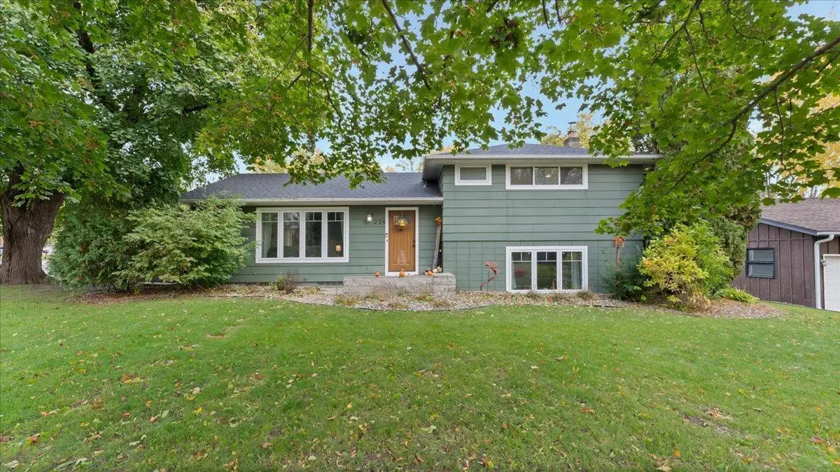 228 Terrace Drive Sw, Willmar, MN 56201 - #1