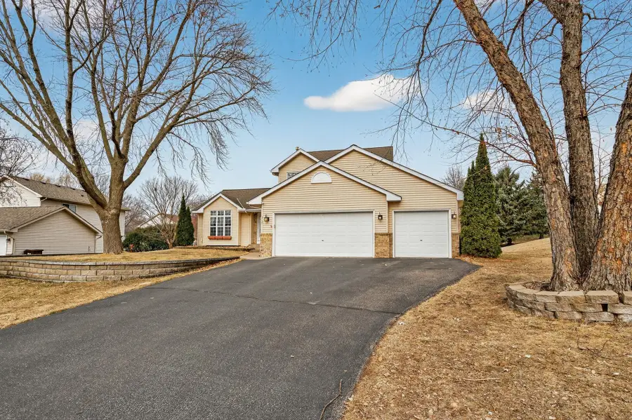 392 Pendryn Hill Curve, Woodbury, MN 55125 - #3