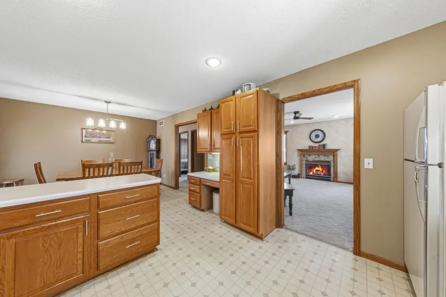 526 Beaver Street E, Belle Plaine, MN 56011 - #3