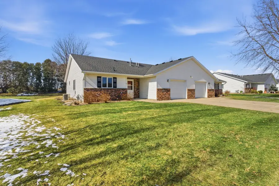 2608 10th Street Sw, Willmar, MN 56201 - #3