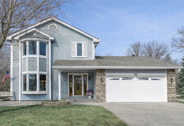 801 Gramsey Place, Burnsville, MN 55306