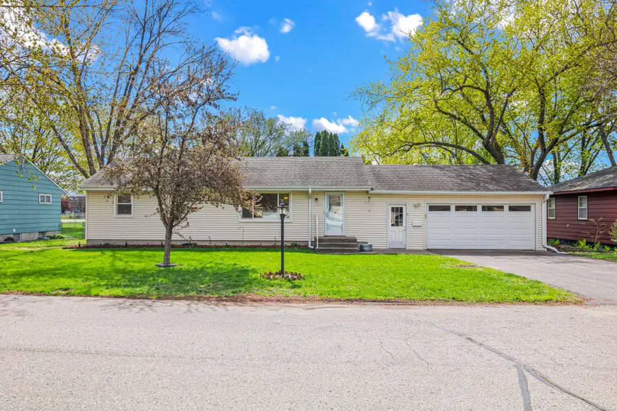 1324 Valley Street, Chaska, MN 55318 - #2
