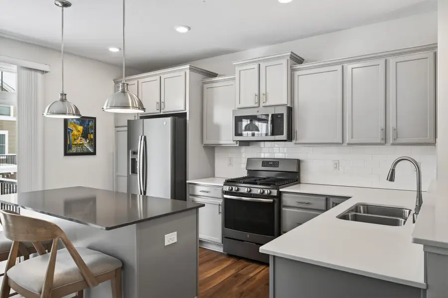 5092 93rd Lane N, Brooklyn Park, MN 55443 - #3