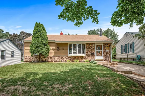 2233 Fremont Avenue E, Saint Paul, MN 55119