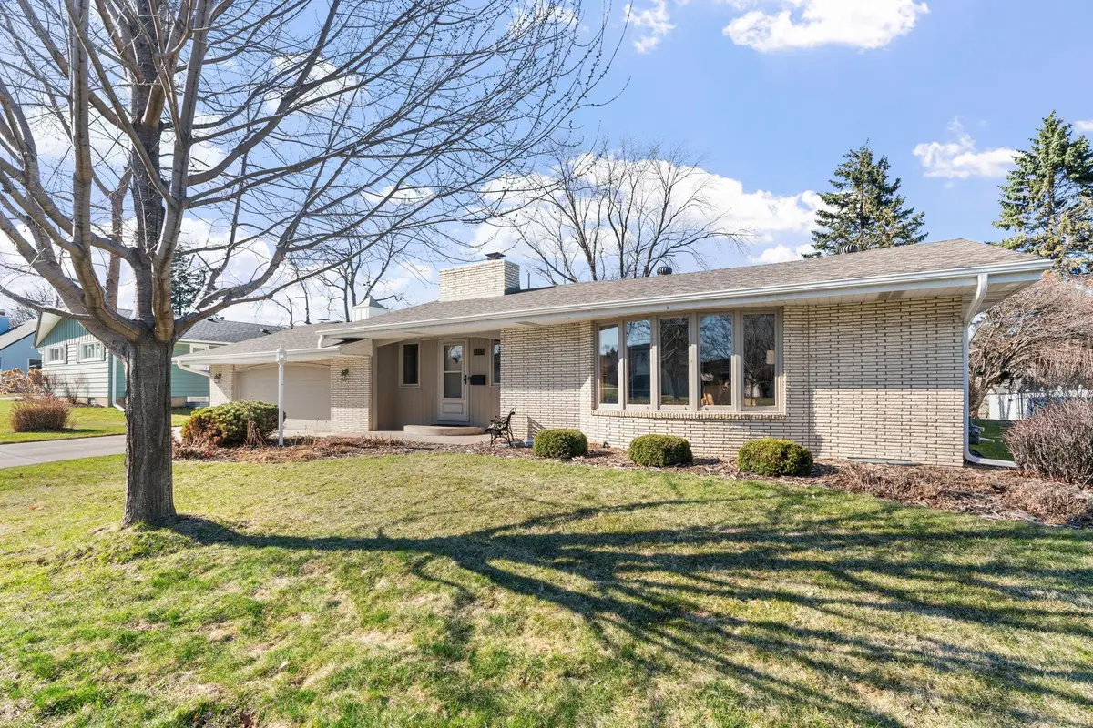 3317 Wendhurst Avenue, Saint Anthony, MN 55418 - #1