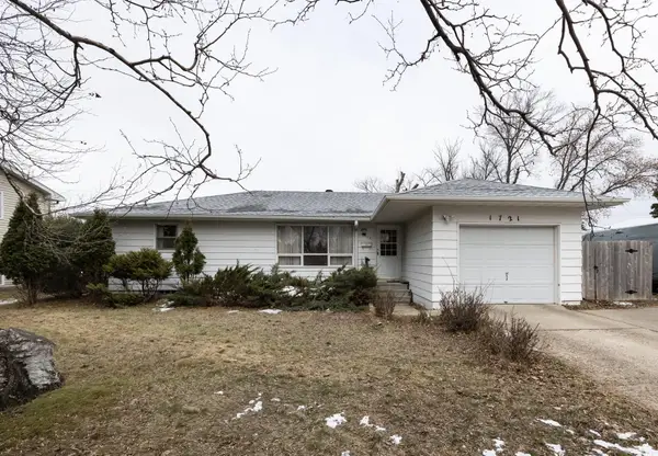 1721 17th Street S, Fargo, ND 58103