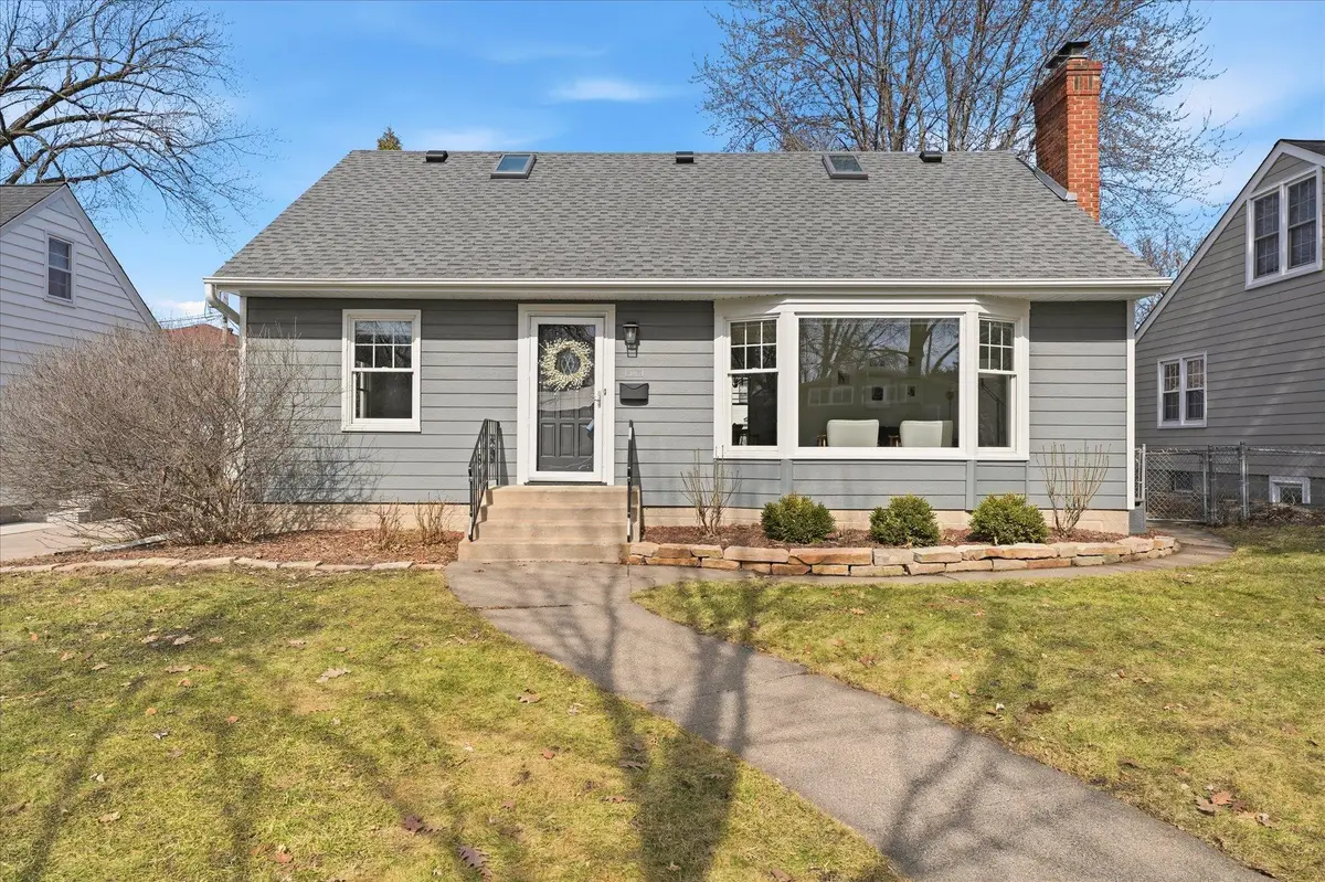 1491 California Avenue W, Falcon Heights, MN 55108 - #1