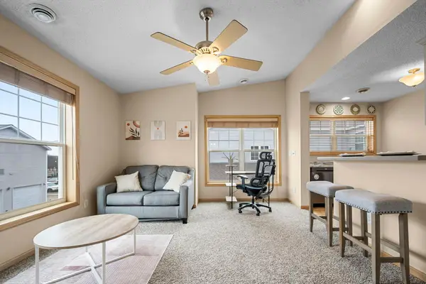 2923 Hemingway Drive, Chaska, MN 55318