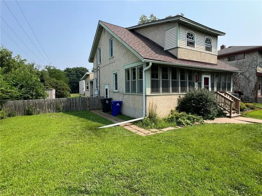 914 Charlotte Street, Saint Paul, MN 55104 - #2