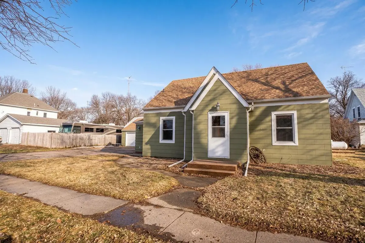 122 1st Avenue Ne, Clara City, MN 56222 - #1