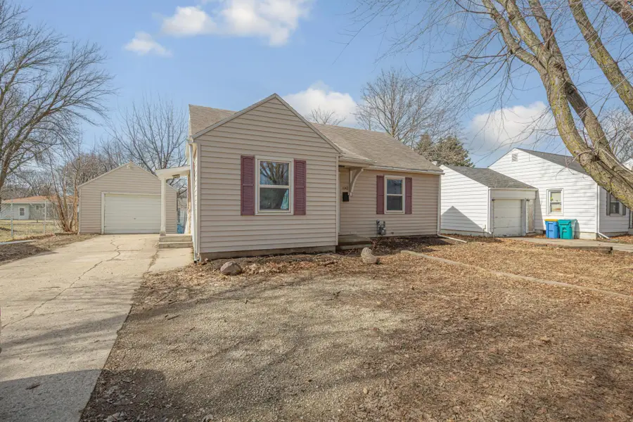 1042 S Oak Avenue, Owatonna, MN 55060 - #2