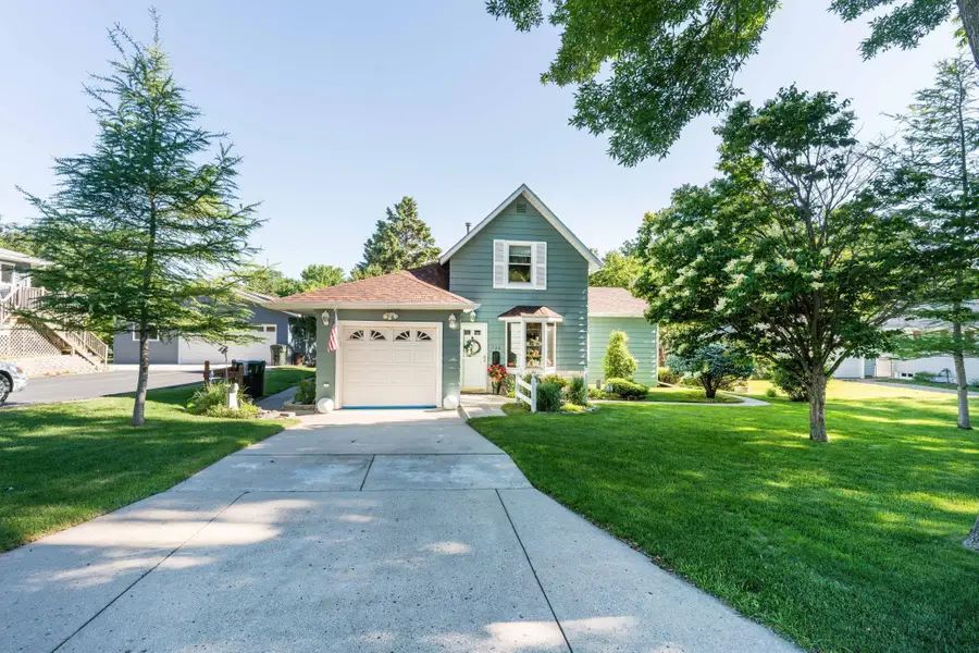 526 W Douglas Avenue, Fergus Falls, MN 56537 - #2