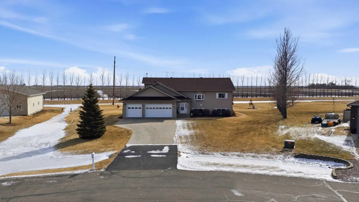 805 Leonards Way, Argusville, ND 58005 - #1